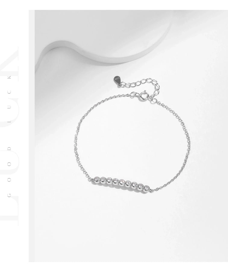 0.54 Karat Colorless(DEF) Round Brilliant Cut 925 Sterling Silver 925 Sterling Silver cable chain Bracelets Elegant IG Style VVS1 - VVS2 Moissanite GRA Certificate - Love Mi