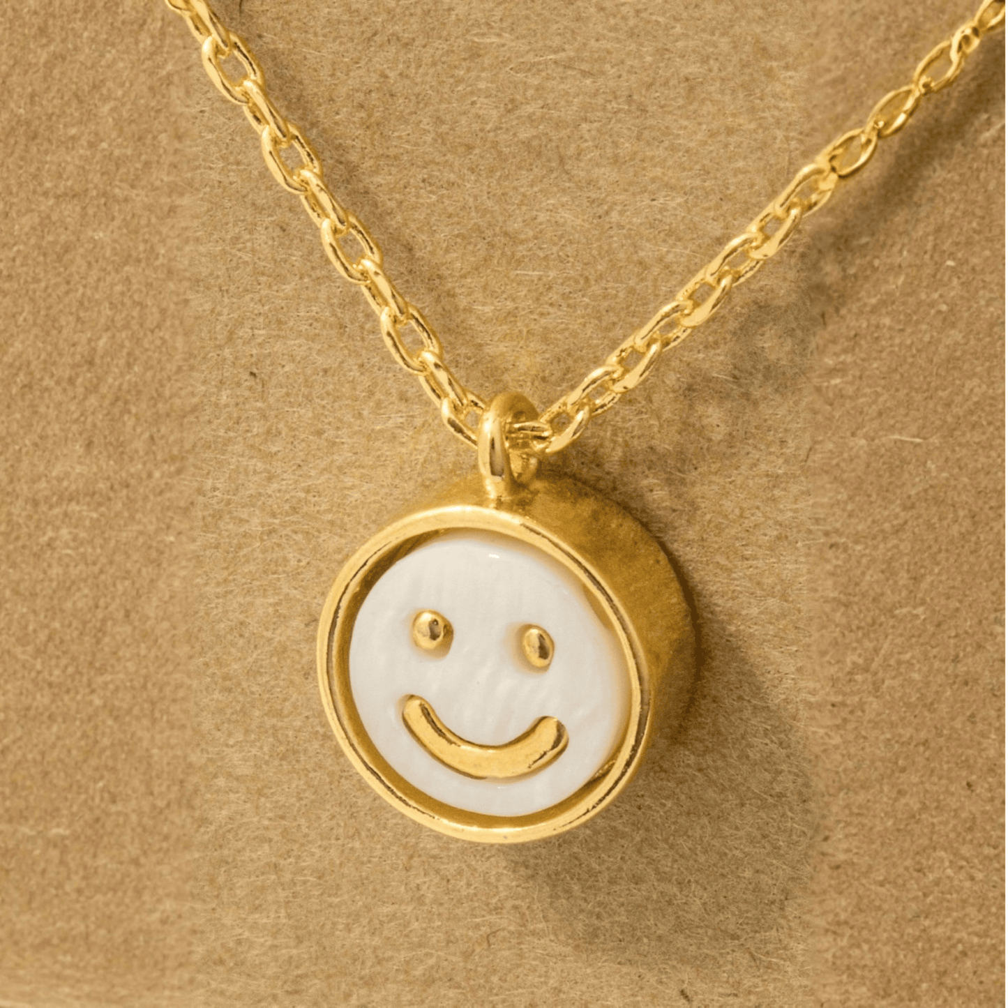 18K Gold Plated Shell Smiley Face Pendant Necklace