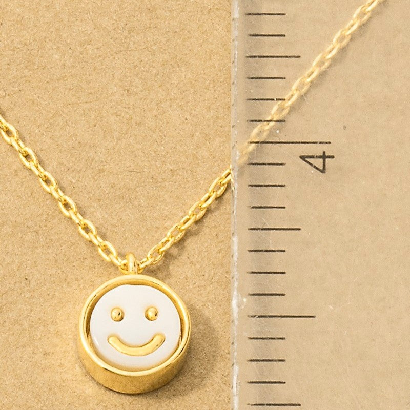 18K Gold Plated Shell Smiley Face Pendant Necklace